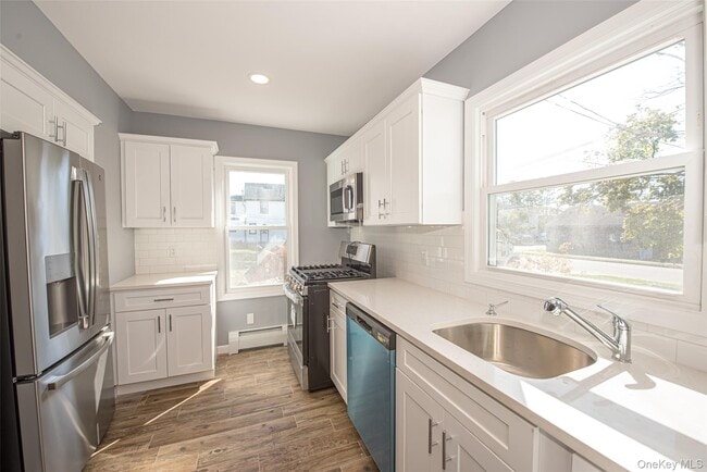 Photo - 76 Amity St