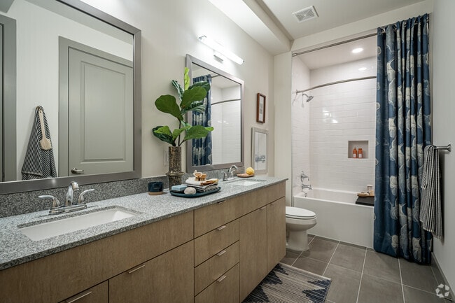 1BR, 1BA - 821SF