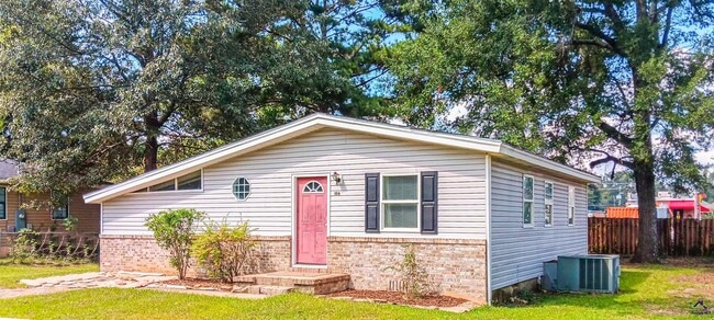 Building Photo - 106 Kingsbury Cir