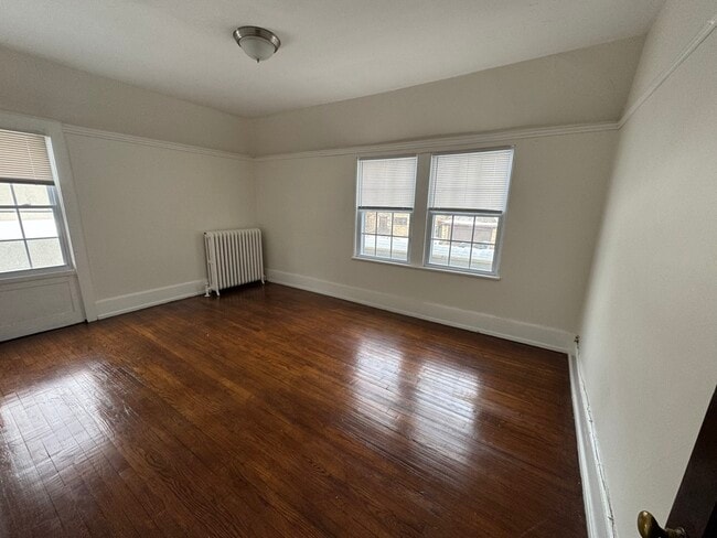 Photo - 2863 N Lake Dr Unit Upper flat