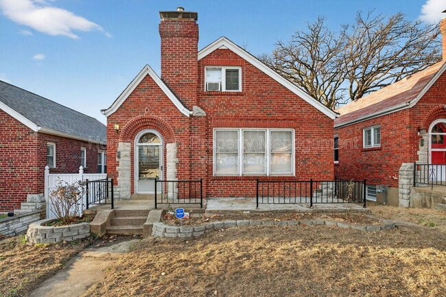 Building Photo - 3155 Hampton Ave