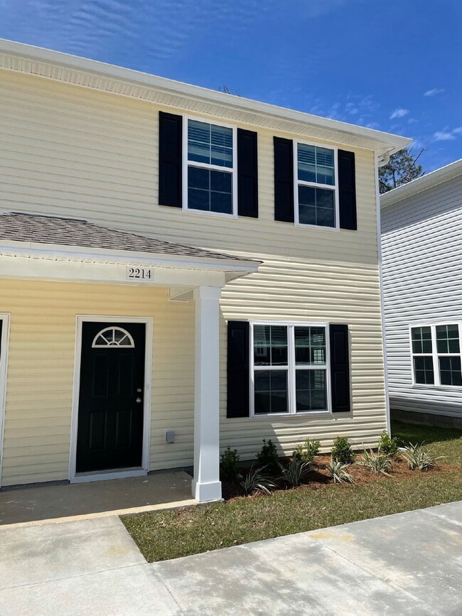 Building Photo - Newly constructed 3/3!