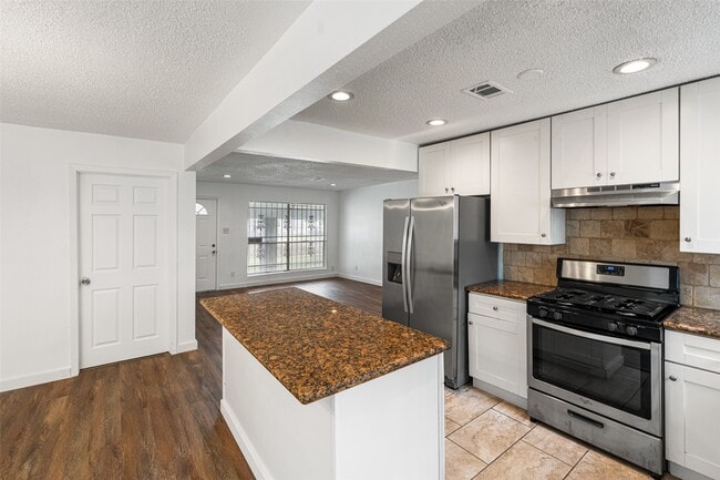 Photo - 9005 Gabriel St