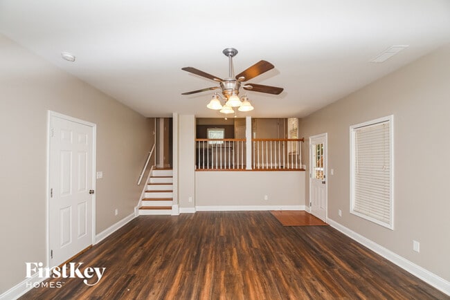 Photo - 292 Hiram Way