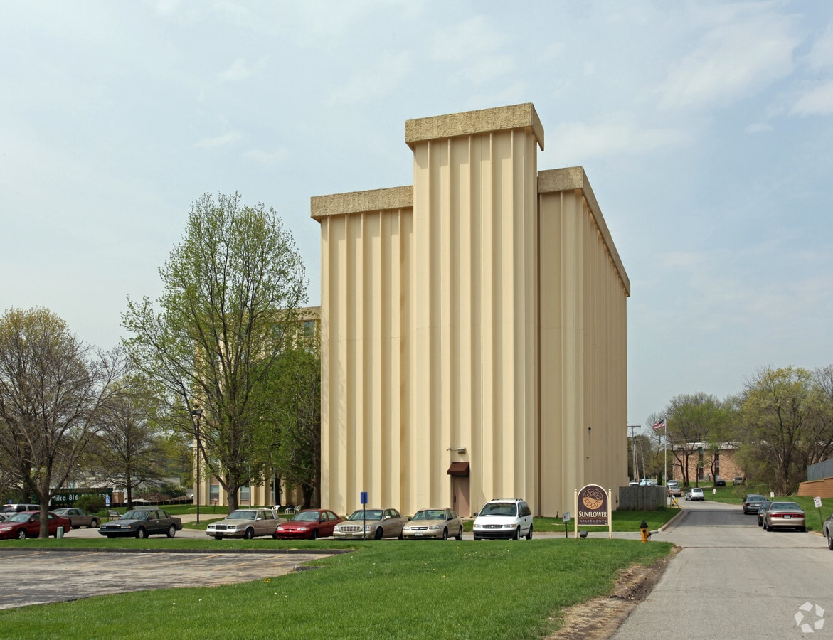 Photo - Sunflower Apartments