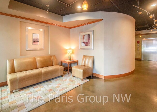 Photo - Gorgeous Green Lake Condo * 1 Block to Park Entrance, Onsite Retail, Garage Pkg, EZ Commute! Unit 407