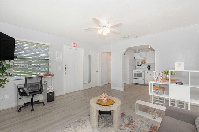 Photo - 201 Columbus Pkwy Unit A