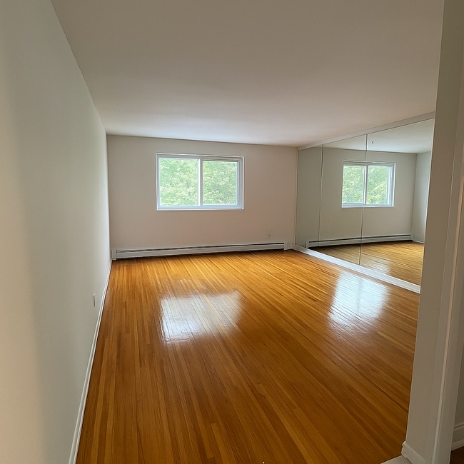 Building Photo - 815 Throggs Neck Expy Unit 2nd Floor