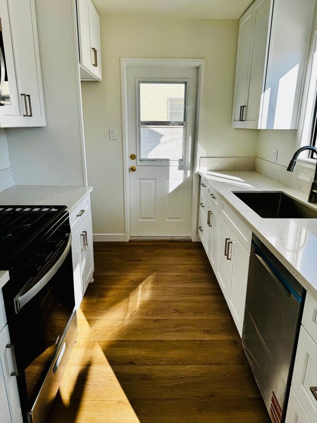 Photo - Remodelled 2 Bedroom Home For Rent in Bell...