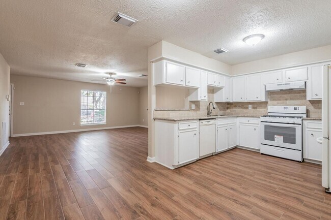 Photo - 1007 Cascade Creek Dr