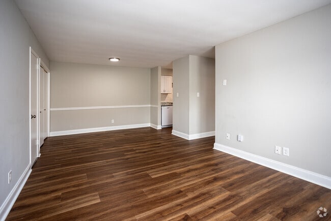 2BR, 1BA - 1,000SF - Living Room