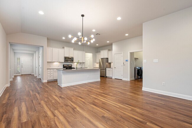 Photo - Beautiful 3 bedroom, 2.5 bathroom home in Summerrow Condos!!!