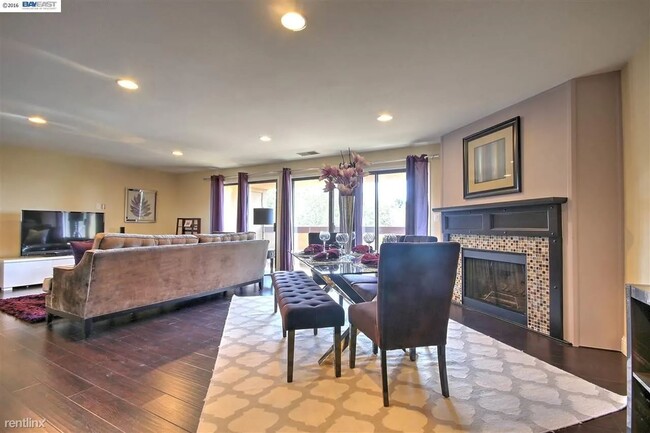 3 br, 2 bath Condo - 26937 Hayward Bouleva... - 3 br, 2 bath Condo - 26937 Hayward Bouleva...