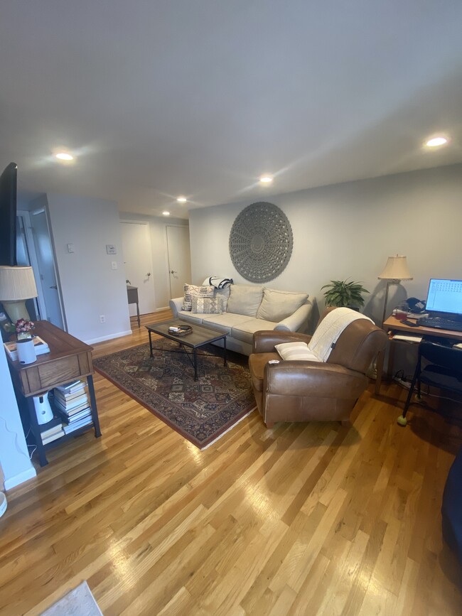 Photo - 15 Euston Rd Condo Unit 15