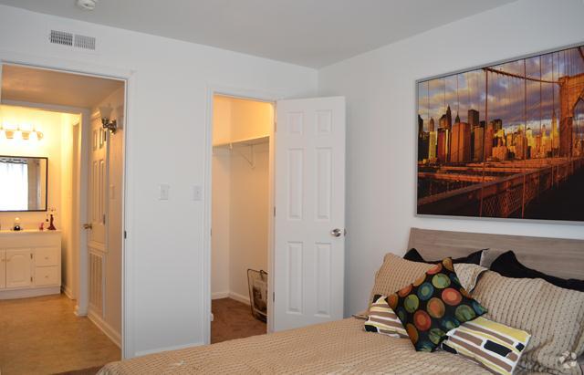 Habitación - American Village Apartments