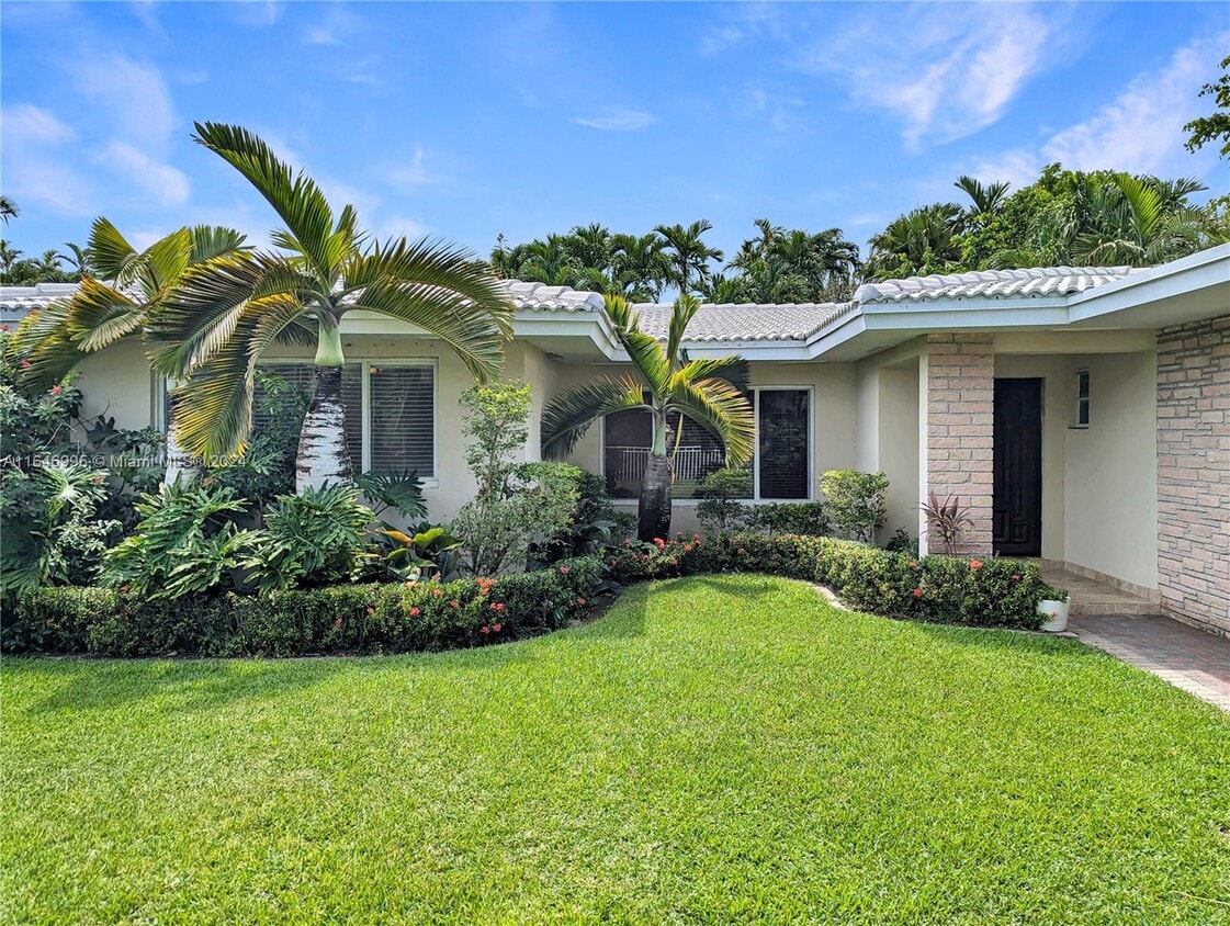 Photo - 6140 Pine Tree Dr (Miami Beach, FL)