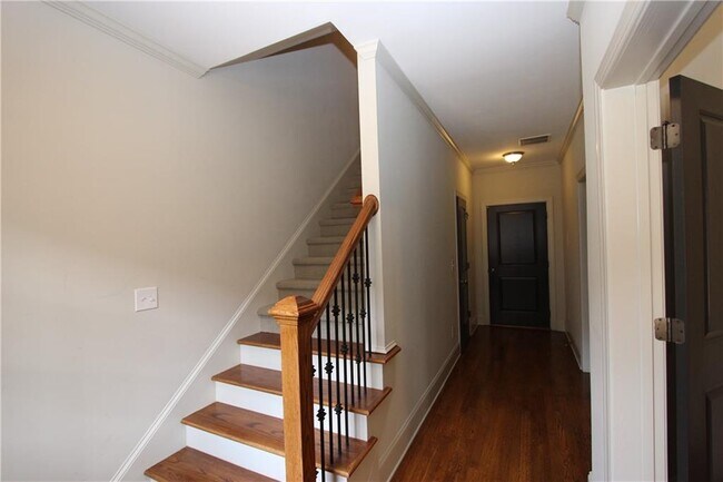 Photo - 160 W Ridge Way