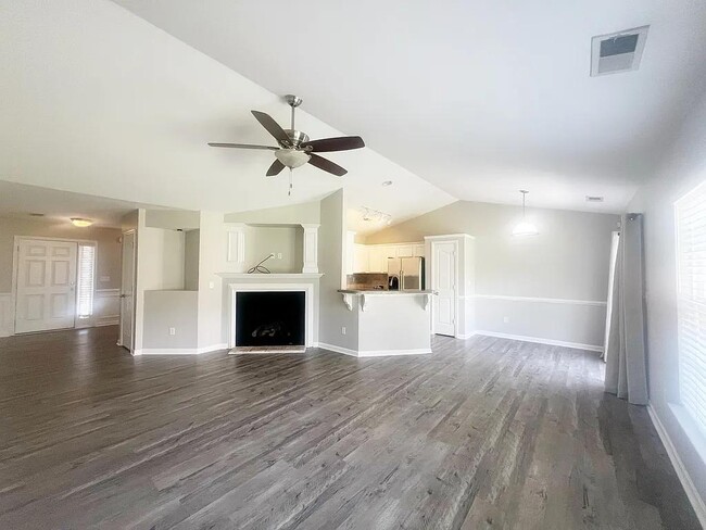 Photo - 113 Garfield Ln
