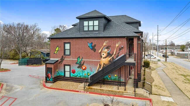 Photo - 1115 N Leverett Ave