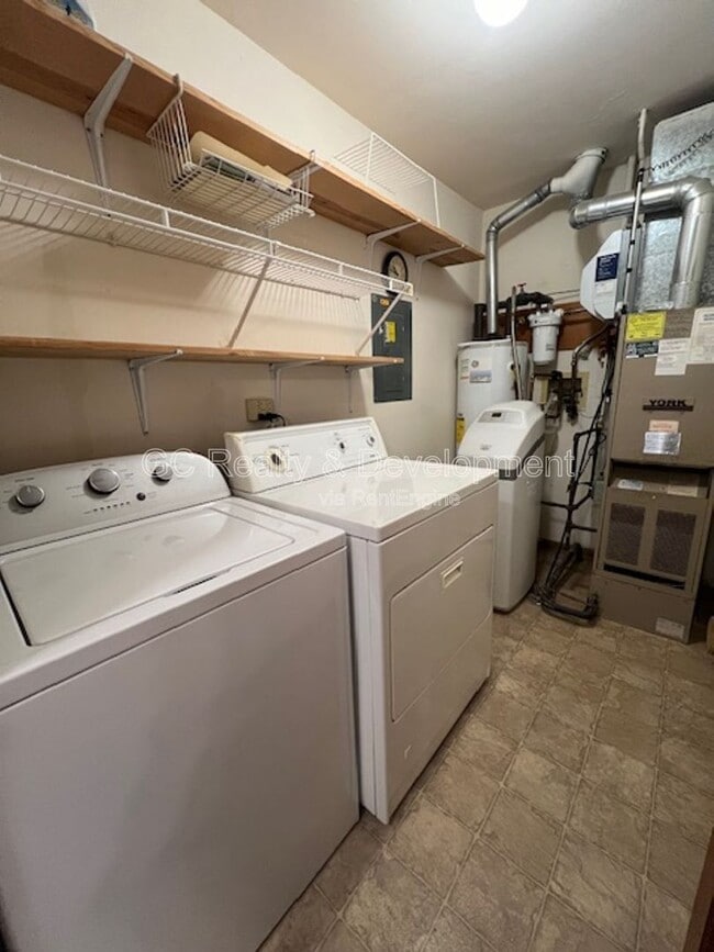 Photo - 0N155 Windermere Rd Unit 1001 1001