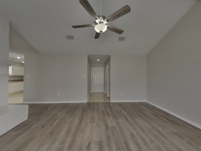 Photo - 14218 Overbrook Ln