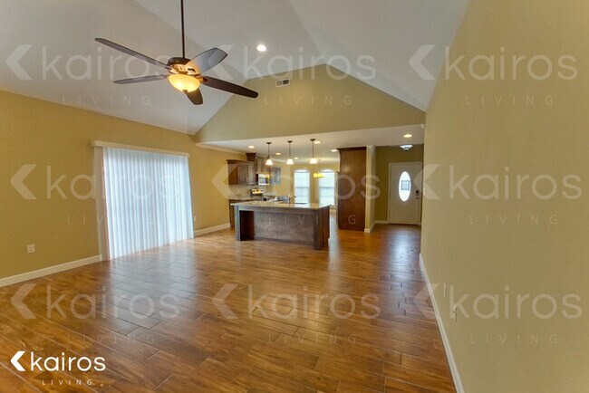 Photo - 100 Cottonwood Drive