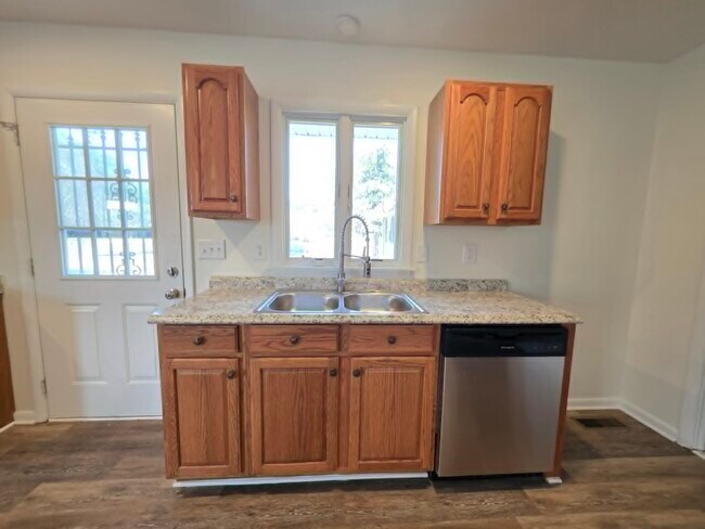 Photo - 1318 West Rd