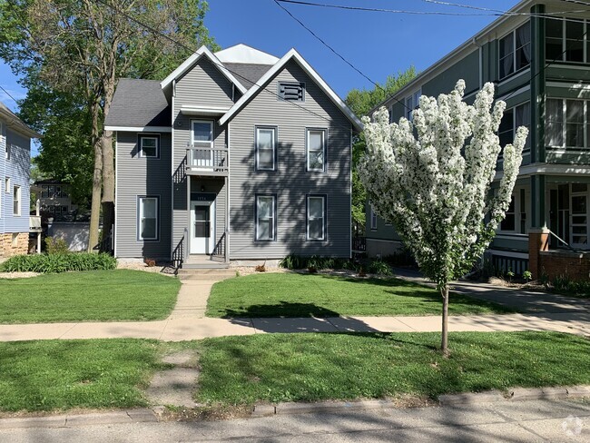 Building Photo - 1034 Spaight St Unit # 4 Rental