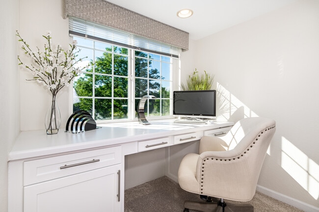Built-in desk in 3 bedroom units