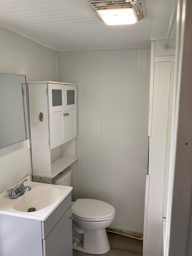 Photo - 347 1/2 Kingwood St