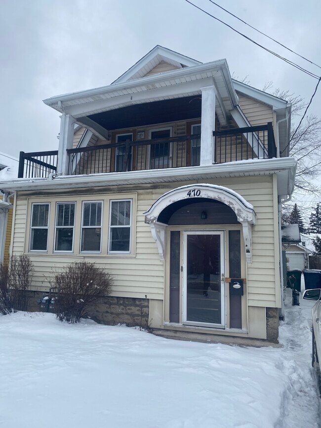 Building Photo - 470 Winspear Ave Unit 2nd floor Rental