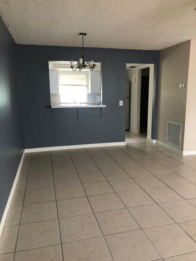 Comedor - 1203 S 33rd St Unidad Duplex