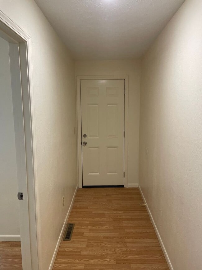 Photo - 813-813 W Poplar St Unit 811