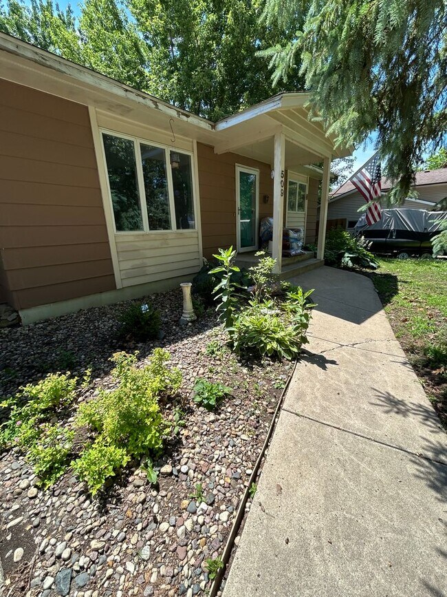 509 Nelson Ct