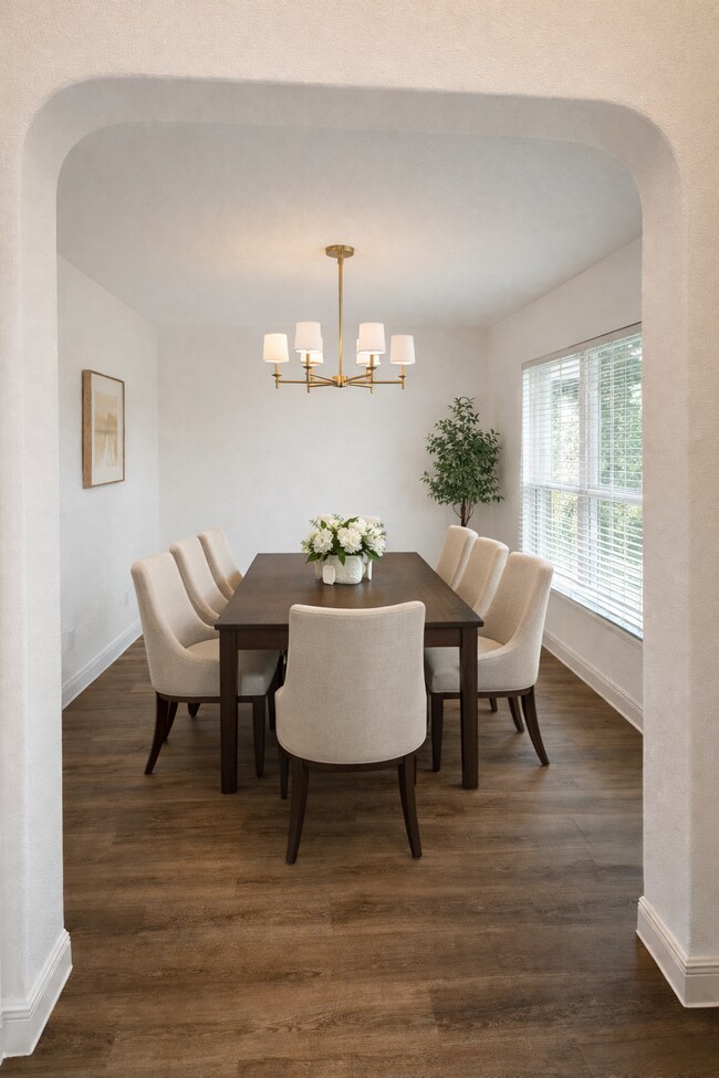 Photo - 8907 Palomino Pony