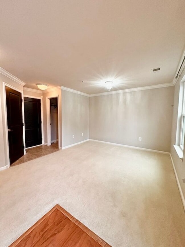 Photo - 3542 Spring Street S