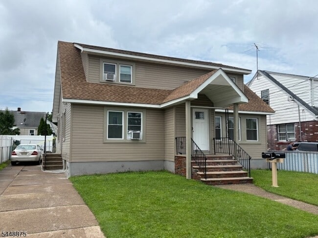 Building Photo - 10 Kipp Pl Unit 12
