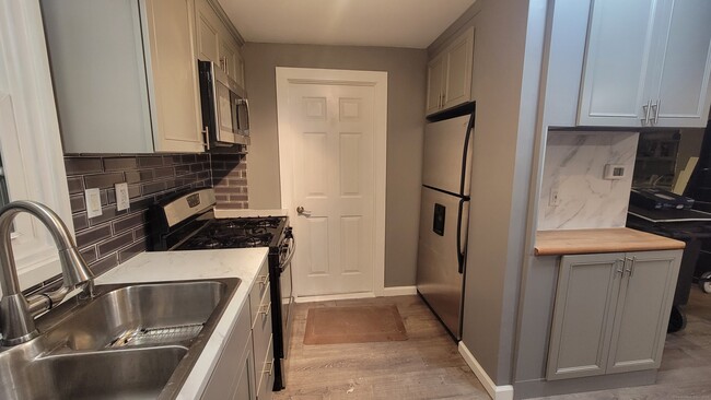 Photo - 54 Emmett Ave Apartment Unit #2