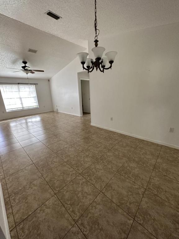 Photo - 4924 Patricia St