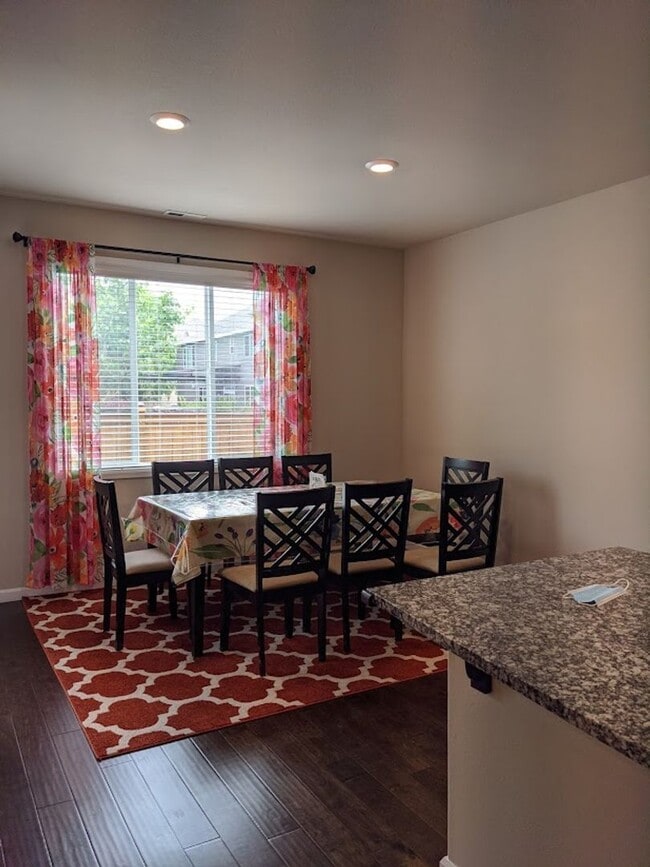 Photo - North Creek 4 Bedroom Home