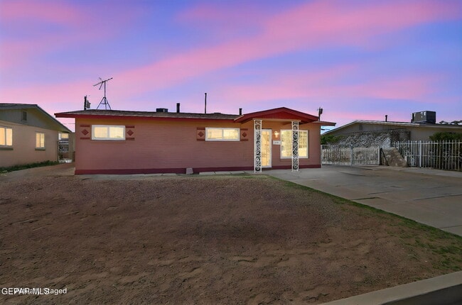 Photo - 157 Cherry St