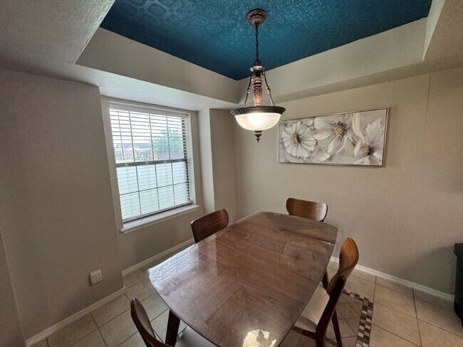 Photo - 3-bedroom Condo in Quail Springs area, fully furnished! You only pay Electric and Internet! Unit 27A