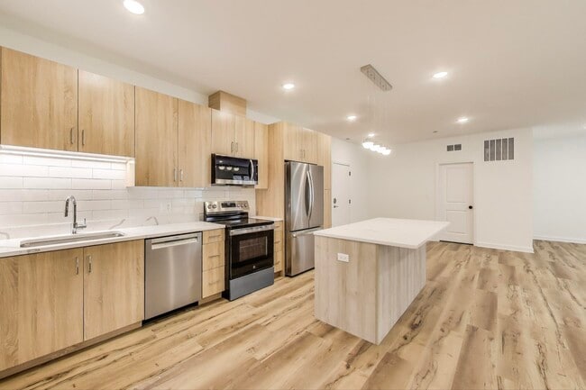 Photo - 5126 S Kenwood Ave Unidad 201