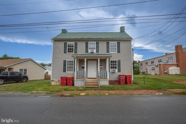 Building Photo - 32 Patrick Henry Way Rental