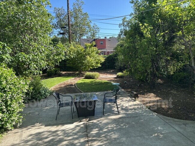 2152 6th Ave