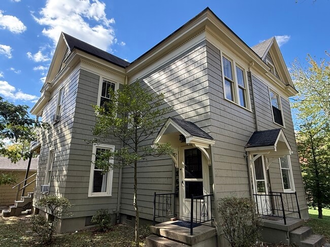 Photo - 165 Edgwood St Unit 2nd Floor