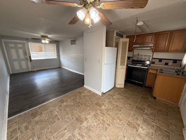 Photo - 1-Bedroom Apartment in Commerce City
