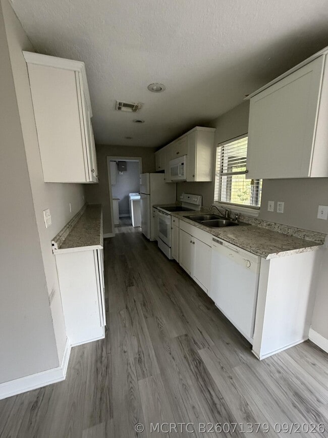 Photo - 1633 SE Arapaho Ave