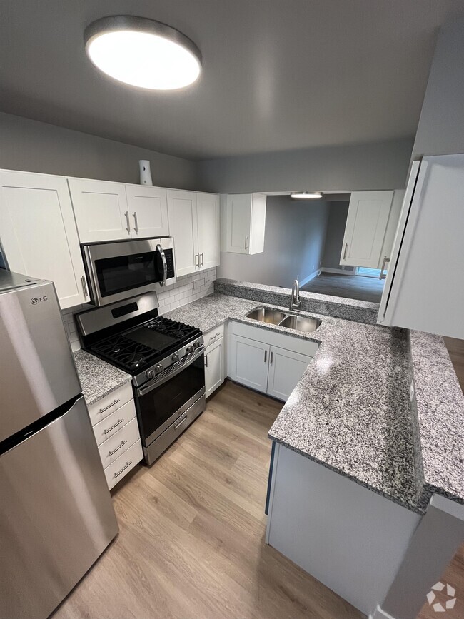 Building Photo - 8002 Green Meadow Ct Rental