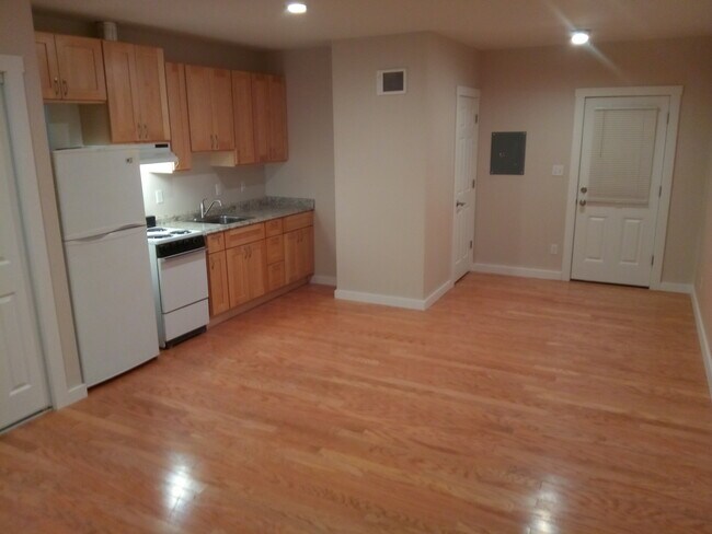 Living space - 3108 W Jameson St